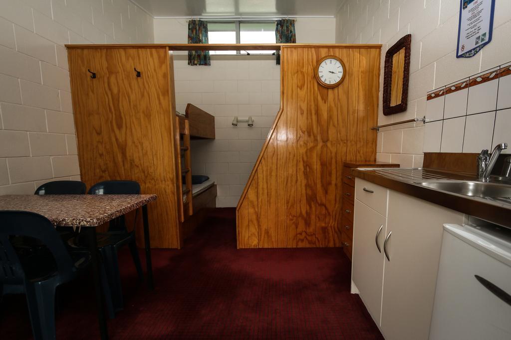 New Plymouth Top 10 Holiday Park Habitación foto