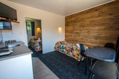 New Plymouth Top 10 Holiday Park Exterior foto