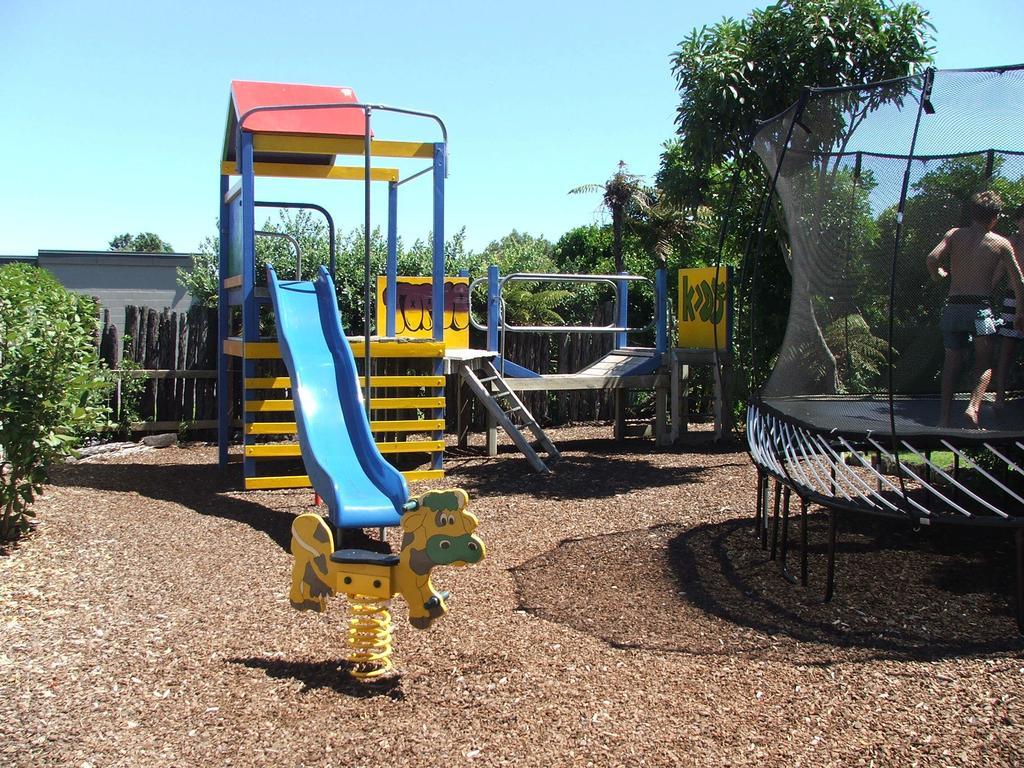 New Plymouth Top 10 Holiday Park Exterior foto