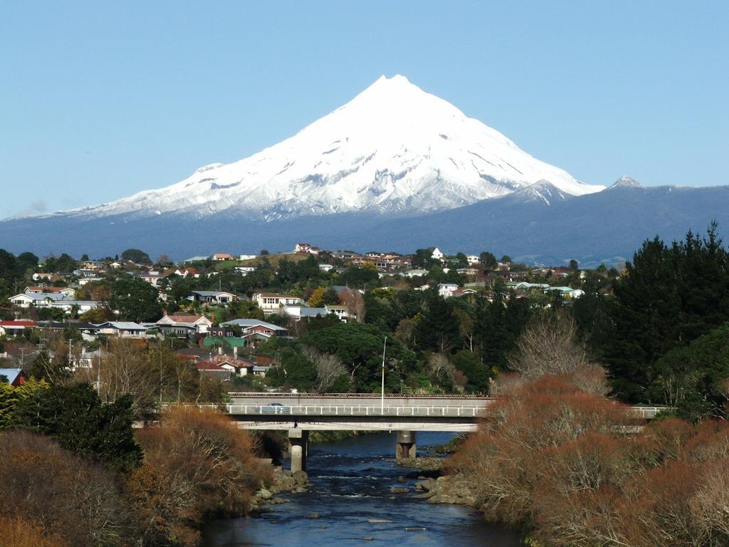 New Plymouth Top 10 Holiday Park Exterior foto