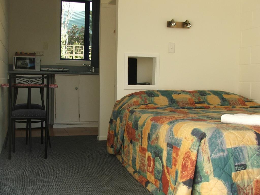 New Plymouth Top 10 Holiday Park Habitación foto