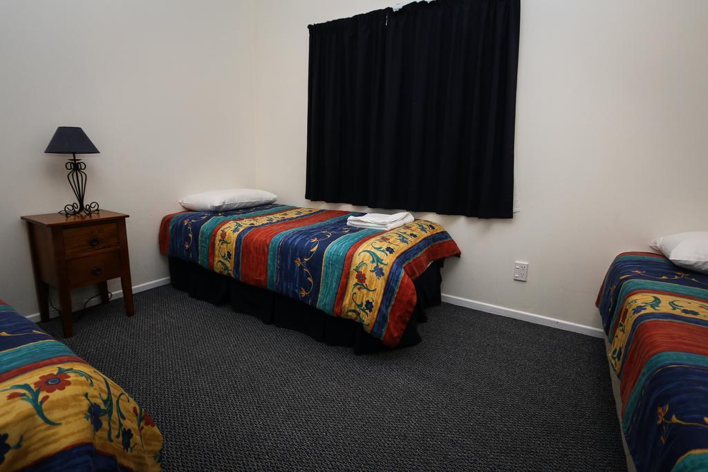 New Plymouth Top 10 Holiday Park Habitación foto